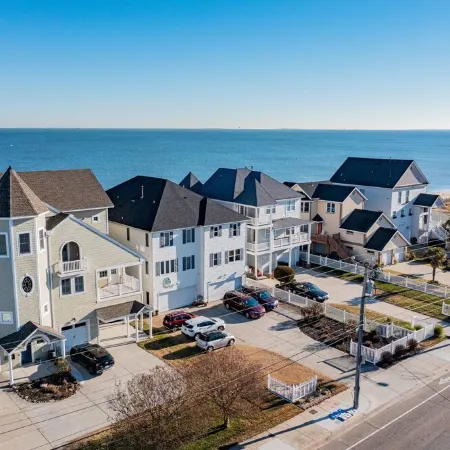 Charming Beachside Duplex: 2 Units -3 Bedrooms-each. Ideal for large families