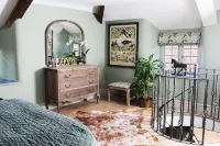 Bramley Cottage Romantic Bolthole Sleeps 2 (Dog Friendly) Near Award Winning Pub