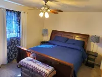 Upstairs 4 Bedroom Applegate Valley Hotels near Applegate Library