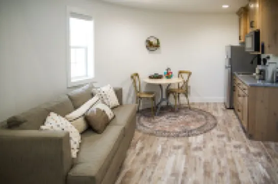 Gorgeous views, unique stay minutes away from hot pools, golfing, restaurants.