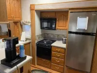5th Wheel Camper with plenty of outdoor space