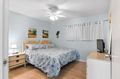 Beautiful 2Br Condo Steps from North Myrtle Beach with Pool and Balcony Views