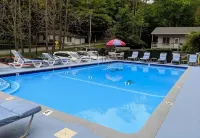 Couples Waterfront Condo Saugatuck Kayak-Beach-Hike-Kayak  Outdoor Heated Pool - 4-Star