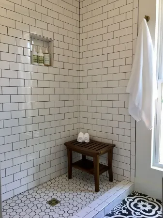 New modern luxury mountain cottage