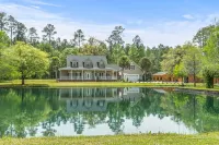Country Villa pool hot tub game room pond