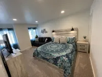 Most Spacious 2075 sq ft Paradise Townhome near Lake in heart of Garden City