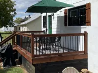 Cheerful & charming renovated cottage close to Skyline Drive, JMU, & Massanutten