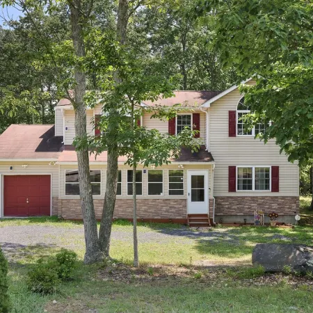 Poconos House - 4BR house in Saw Creek, Bushkill