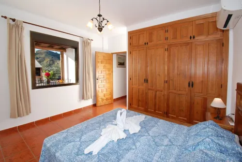 Villa Torcal 1,  8 Pers, Heated pool,WIFI, BBQ, A/C, Petfriendly,magnific view