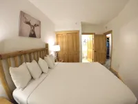 5 Star, 1 Bed + Den & 2 Baths in Center Village Copper Mountain