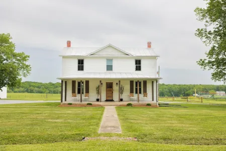 The Farmhouse At Oak Creek Farm