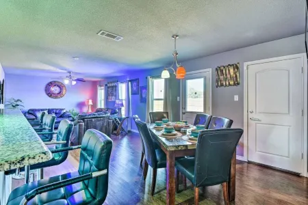 Luxury Modern Home w/Coffee bar and more. Sleeps 8 guests! Отели в г. Ланкастер