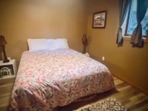 Walking distance to historic Arnold’s Park and West Lake Okoboji 阿諾茲帕克酒店