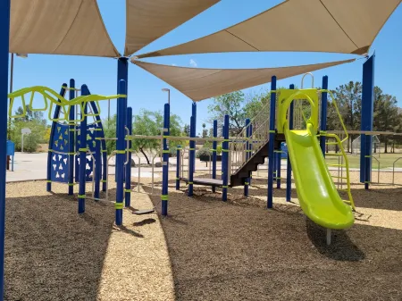 Christmas Discount ! Beautiful Backyard Oasis! Отели рядом с достопримечательностью «Университет Адвансинг Текнолоджи»