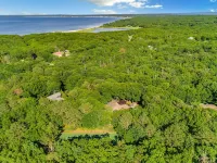 Hamptons - Pool & Private Tennis Court, Hot Tub, 2 Pickleball Courts Hotels in Hampton Bays