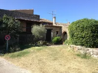 Lodging in the heart of a village perched 500m above sea level in Provence Verte