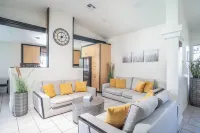 Indio Paradise: 4 Bedrooms w/Resort-Like Pool