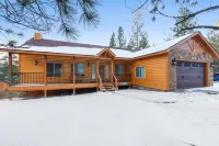 Brownie Bear Cabin W/ Hot Tub, Walk to Snow Summit