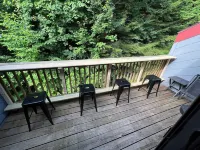 Cozy 3br condo @West Dover Vt. Heated pool, tennis, pickleball and pool table.