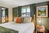 Creekside Cowboy Cabin with 360° Mountain Views