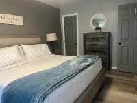 Heart of the Redwoods EQUONI Cottage w/ Sauna 레이디 버드 존슨 그로브 트레일 주변 호텔