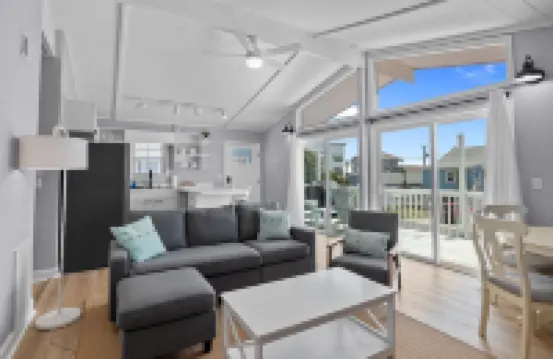 Atlantic Breeze North - Renovated & Cozy - Walk To Beach