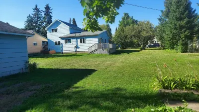 Spacious four bedroom house -walking distance to Lake Superior / Washburn shops