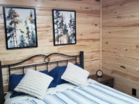 Bear Cabin: Charming 2-bedroom cabin with WiFi, AC in marvelous Sebec 皮斯卡特奎斯縣酒店