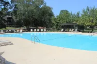 Beautiful, renovated ,clean 2BD,2BA condo in Pinehurst, Pool, Wifi , Cable etc