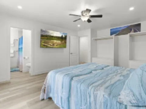 Spacious Coastside Home! Hotels in Moss Beach