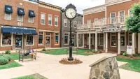 Boutique Charm in Delafield • Inviting Queen Suite Steps from It All