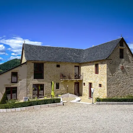 5-Star Villa with a Pool Available from August 29 to September 5