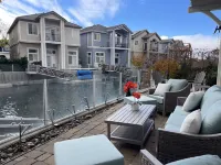 "BEAUTIFUL VIEWS" 5 Bed/3.5 Bath Sparks/Reno Lake Home - sleeps 20 - 2-Star