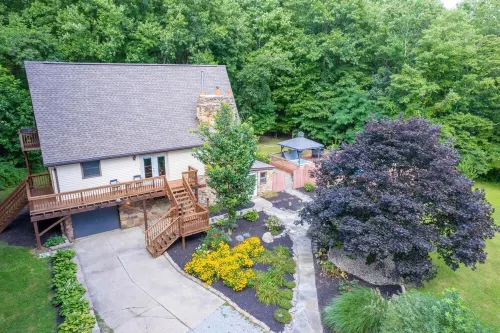 The Billy Pig Lodge – Pool, Hot tub & 7 acres!