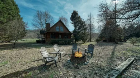 Creekside Fish Cabin - Creek Front - Fire Pit