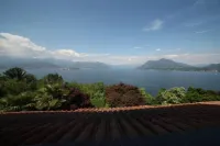 Detached villa with wonderful views of Lake Maggiore