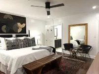 Walk to the Square and the Ole Miss Campus!  3 Kings with Ensuite Bathrooms!