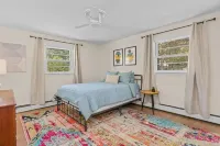 Updated, cozy single family in Fairfield County Hotels in Trumbull