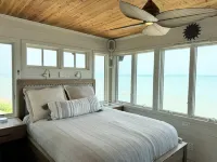 Luxury Boat House Getaway