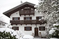 Cozy mini-loft at Isar and Karwendel Hotel a Mittenwald