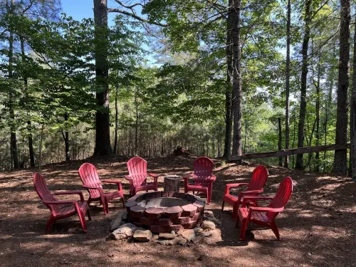 Cozy Coosawatee Cabin on top of Eagle Mountain with hot tub, fire pit and fun!!