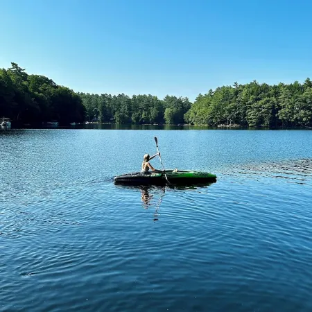 4-Bedroom Direct Waterfront Lakehouse in Maine. Fire Pit, Deck, Private Dock.