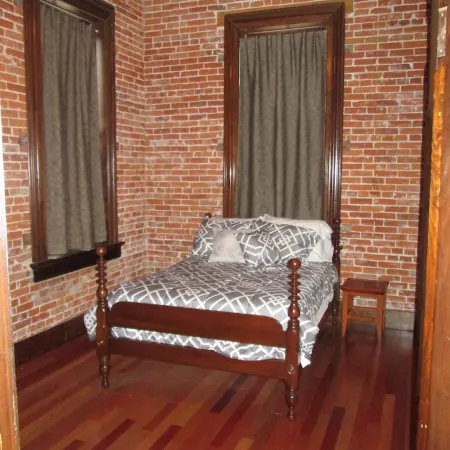 Modern meets Historic, Natural Lighting + High Ceilings, Near Metro