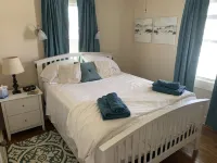 Cute "Little Rose Cottage" is walking distance to downtown Rockport