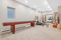 Modern Craftsman - East Harriet - 3 min to Lakes - Condos