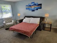 Tis’ Time Hideaway. Just a few blocks from beautiful Lake Erie!