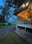 Secluded Creekfront Cabin Mountain Views.• Easy Access for Cars/Cycles•Near TOTD