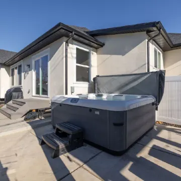 Family Home Orem 4BD w/ Hot Tub