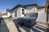 Family Home Orem 4BD w/ Hot Tub