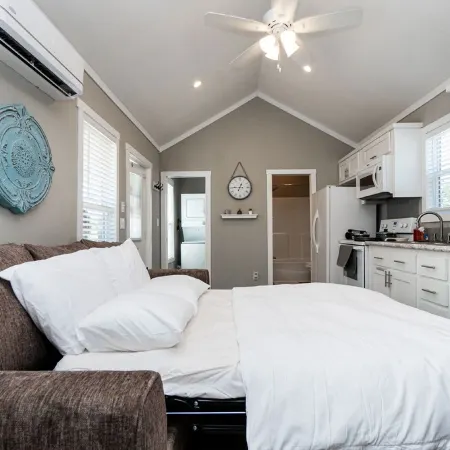 ✨ Adorable Guest House in South Tyler ✨